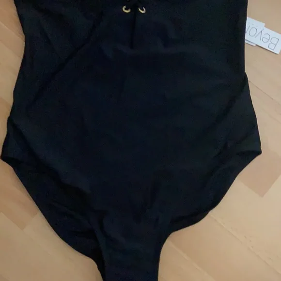 Beyond - Picture 3 of 14